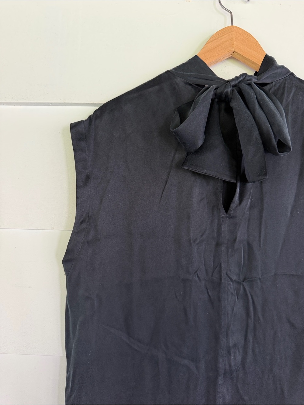 Everlane The Clean Silk Neck Tie Blouse - Picture 4 of 6